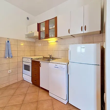 Appartamento Culic-1 By Interhome